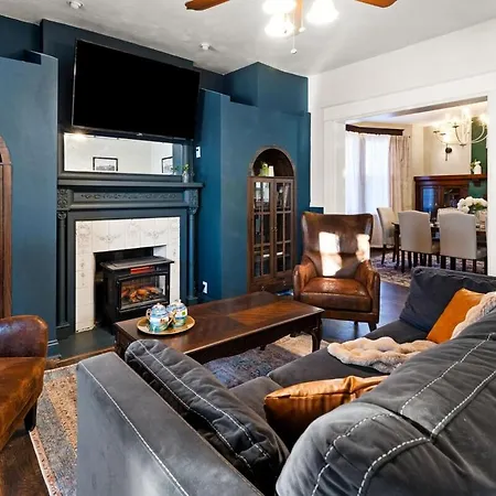 Ideal For Big Groups And Family Retreats! Sleeps 17