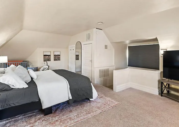 Ideal For Big Groups And Family Retreats! Sleeps 17 *