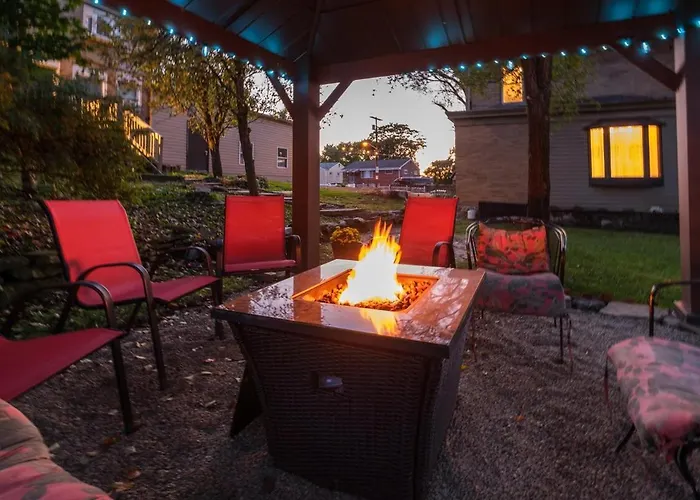 Ideal For Big Groups And Family Retreats! Sleeps 17